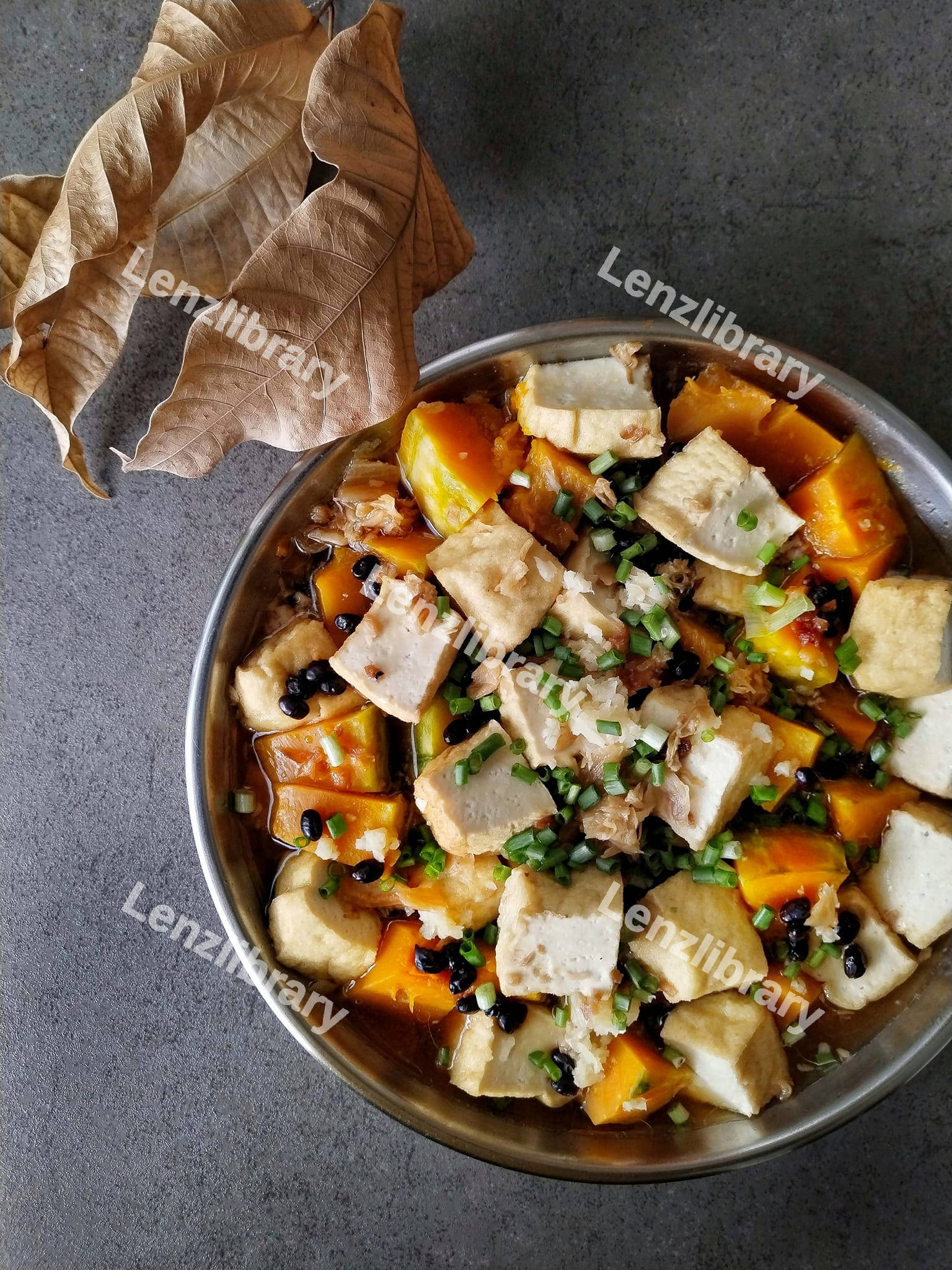 Creamy cashew & tofu curry